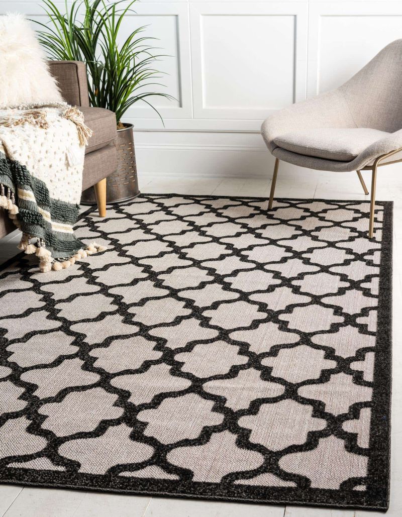 Outdoor lattice black and white carpet