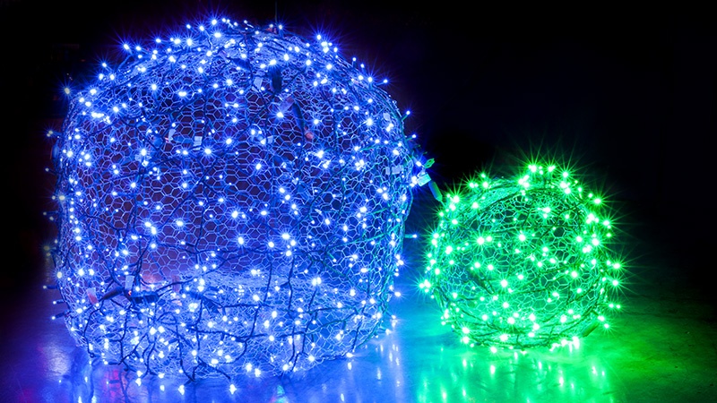 DIY Christmas Light Balls