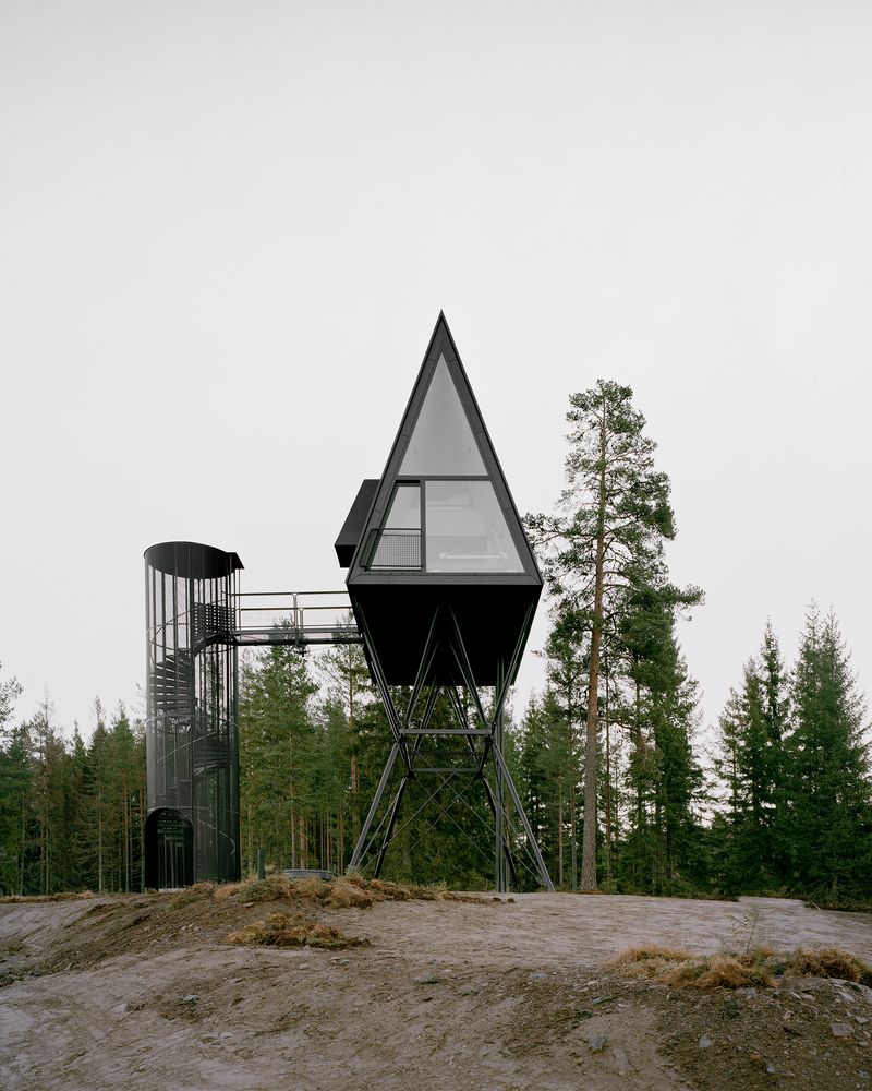 PAN cabins treehouse style sivilarkitet espen surnevik as spiral staircase