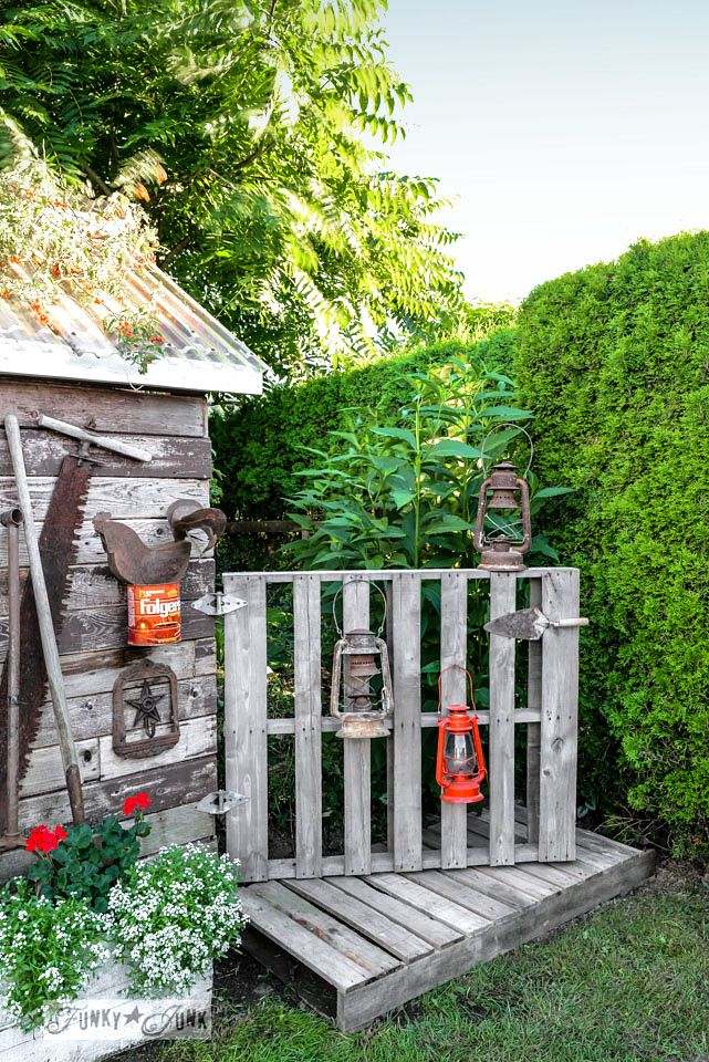 Pallet Gate DIY for Garden