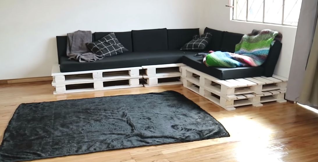 Pallet couch