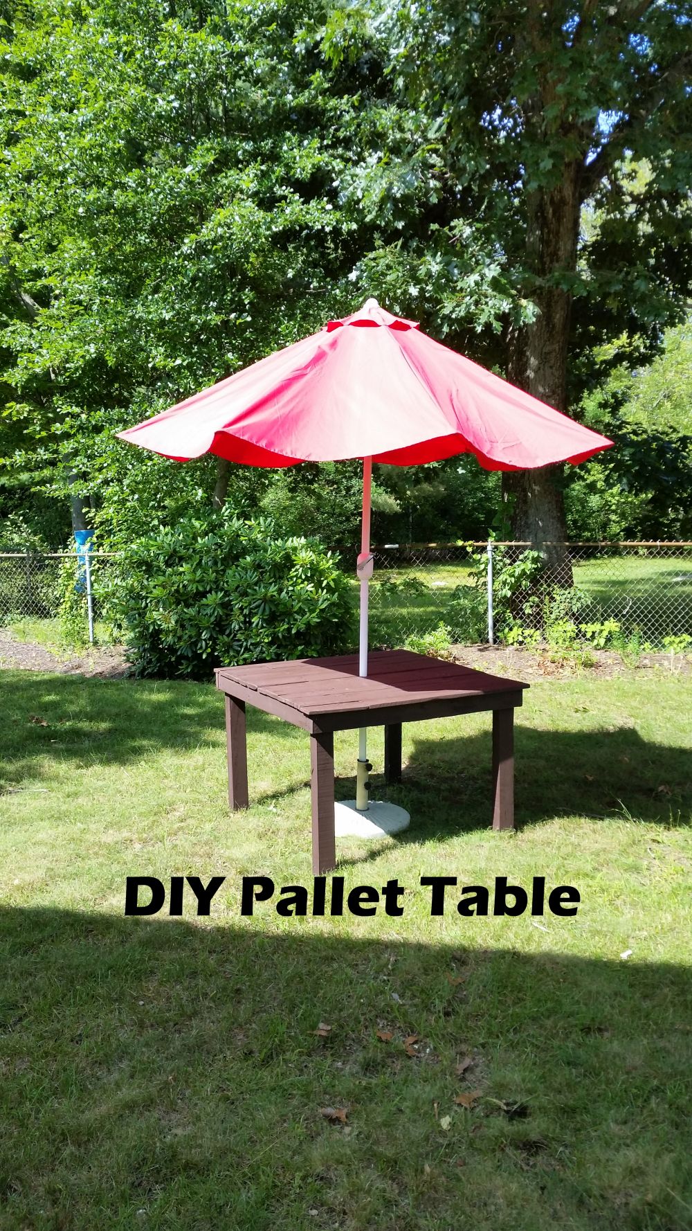 DIY Outdoor Pallet Table