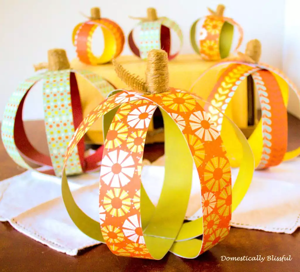 Paper pumpkin DIY