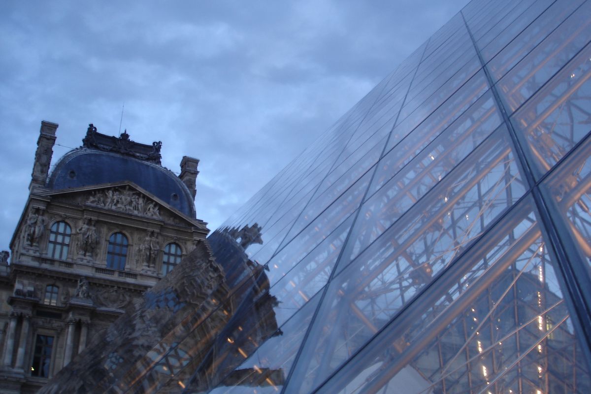 Paris Louvre pyramid Closer