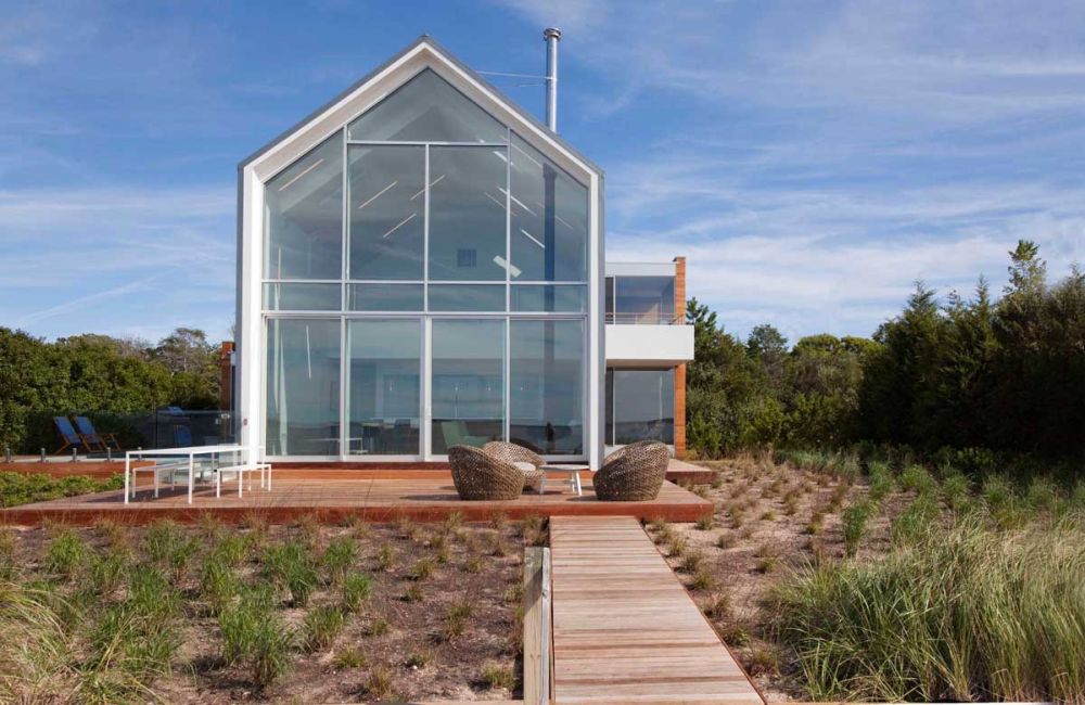 Peconic Bay House by Naiztat Ham Architects front view