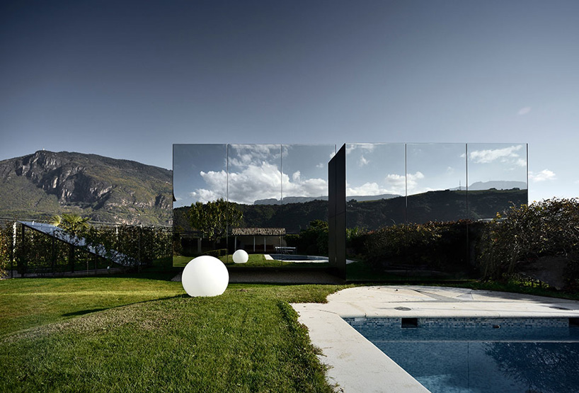 Peter Pichler mirror house sky reflection