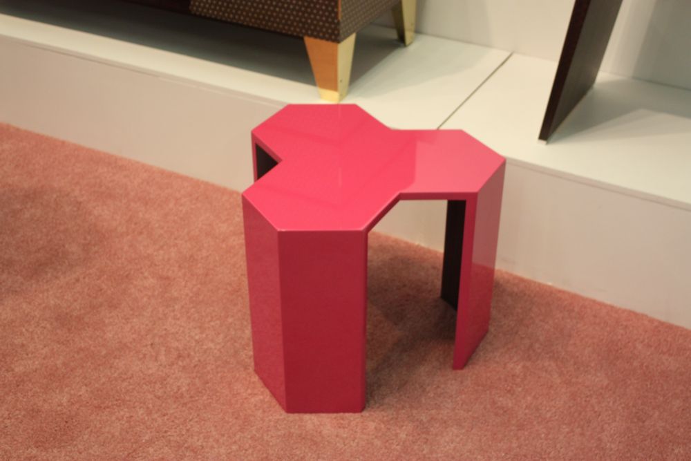 Pink stool to decorate the kids room