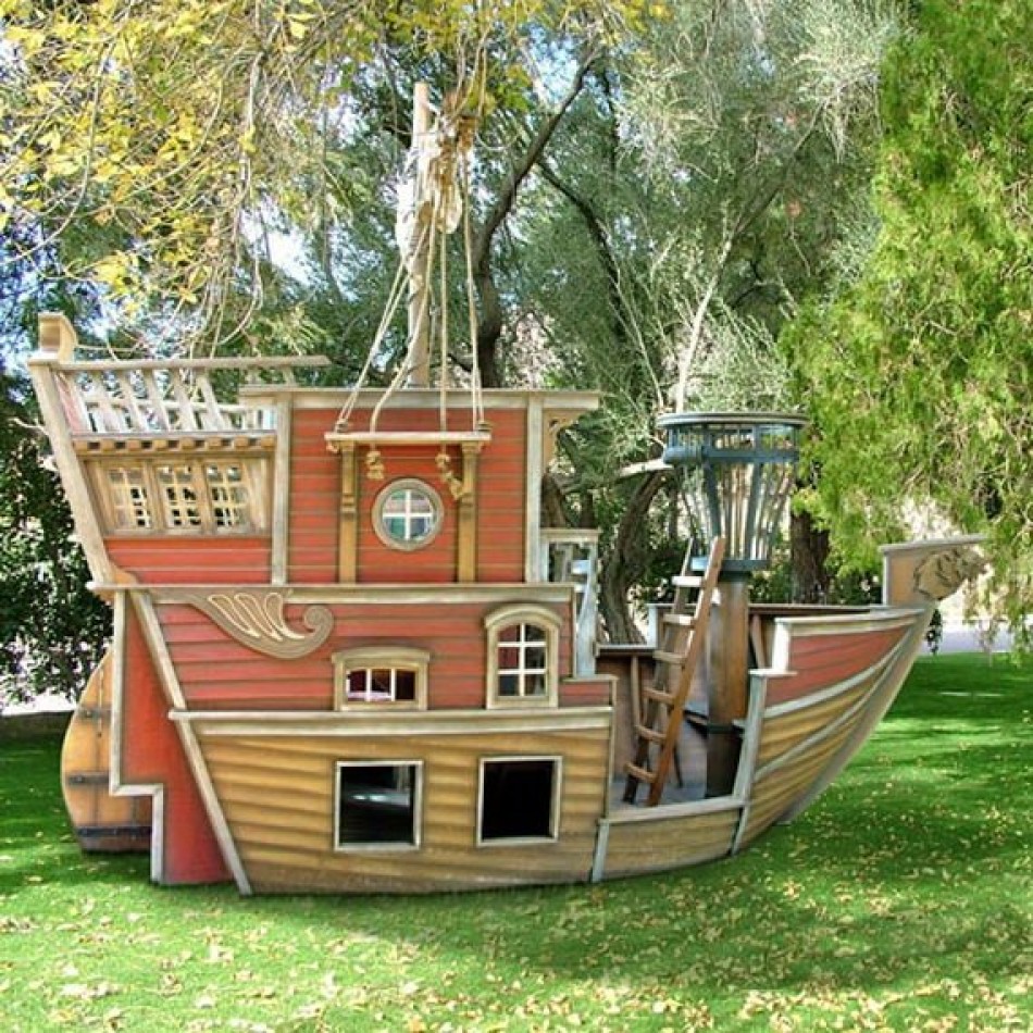 Pirate kids playhouse