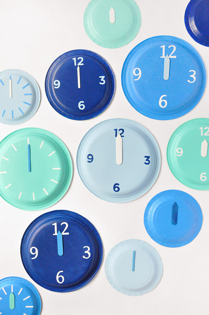 Plastic paper plate clocks