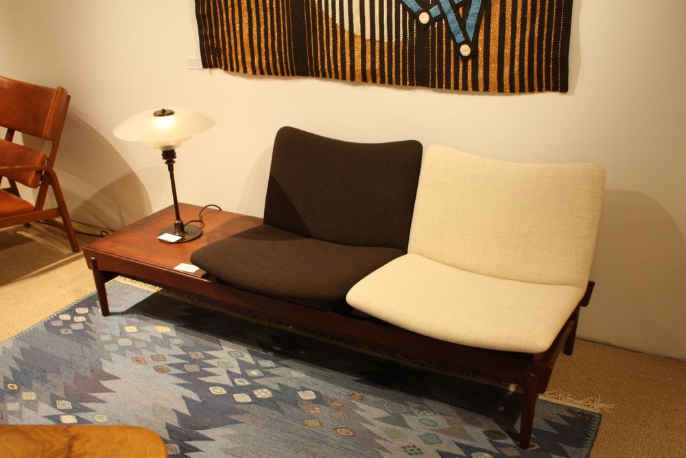Platform bench with two seats