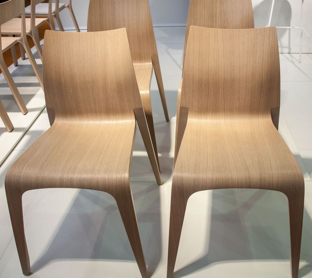 Plycollection flow chairs