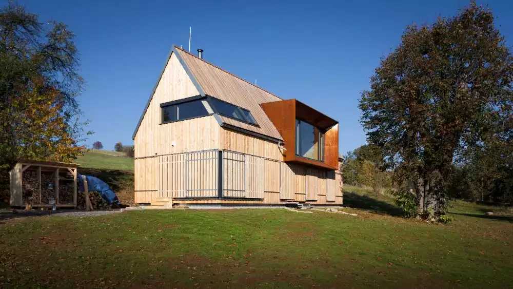 Privacy Wooden Cabin Roprachtice House