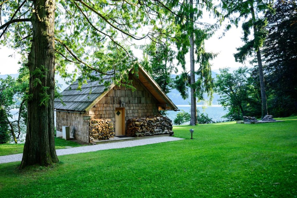 Private beach house on Lake Bled Cabin wood