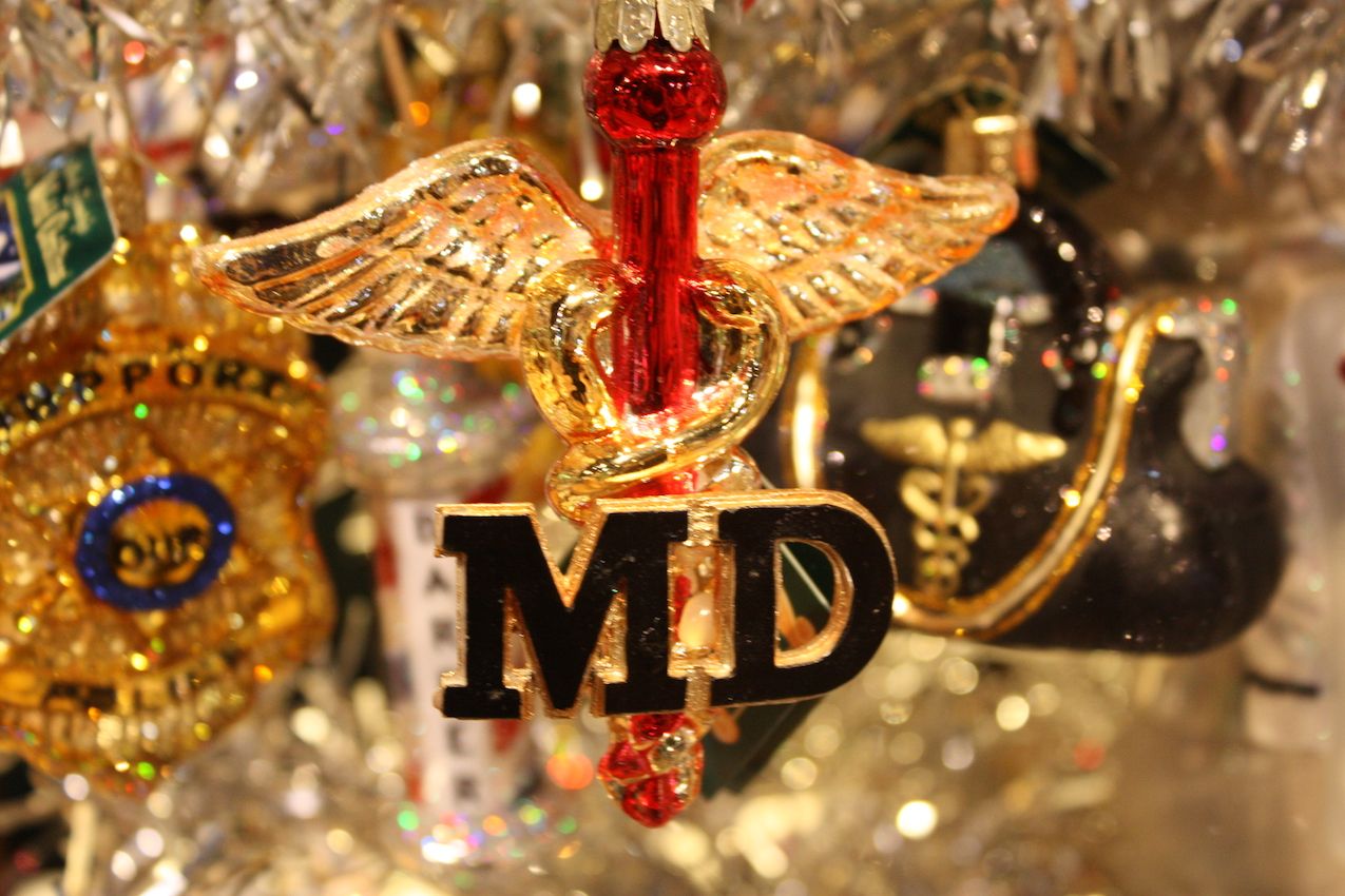 New graduates and established professionals alike will enjoy this kind of ornament.