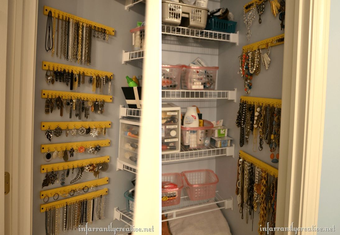 Rack on the closet for jewelry