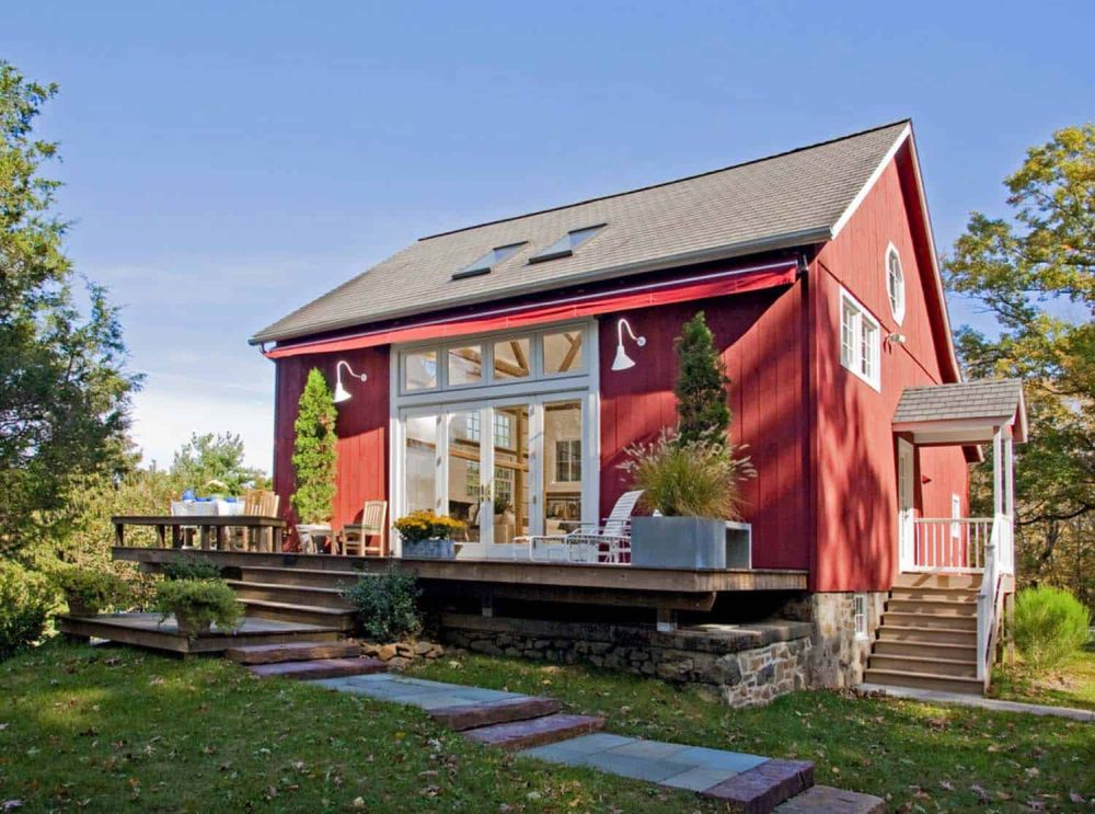 Red Bucks County historic barn