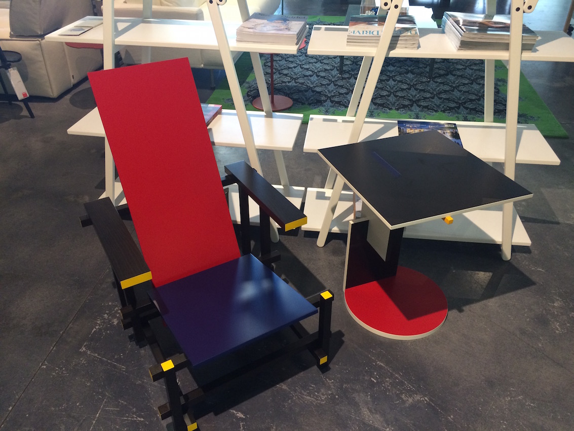 Red and Blue_Cassina