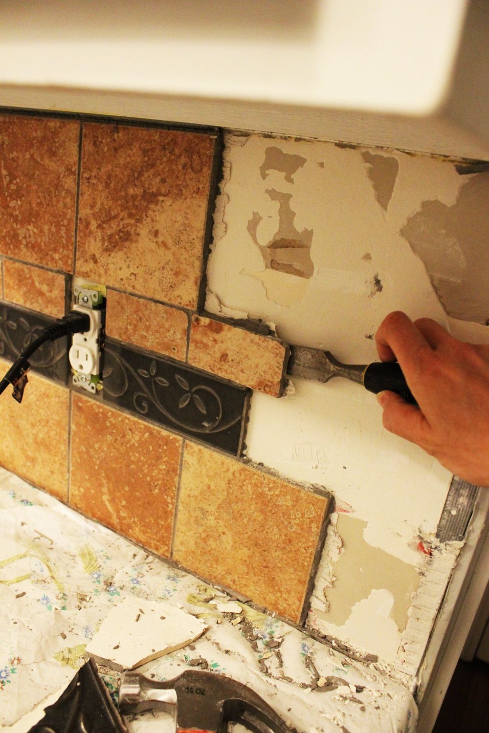 How to Remove a Kitchen Tile Backsplash