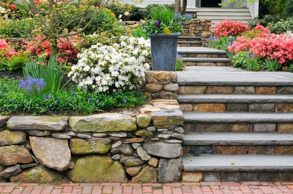Ideas for Creating Practical and Beautiful Retaining Wall Steps