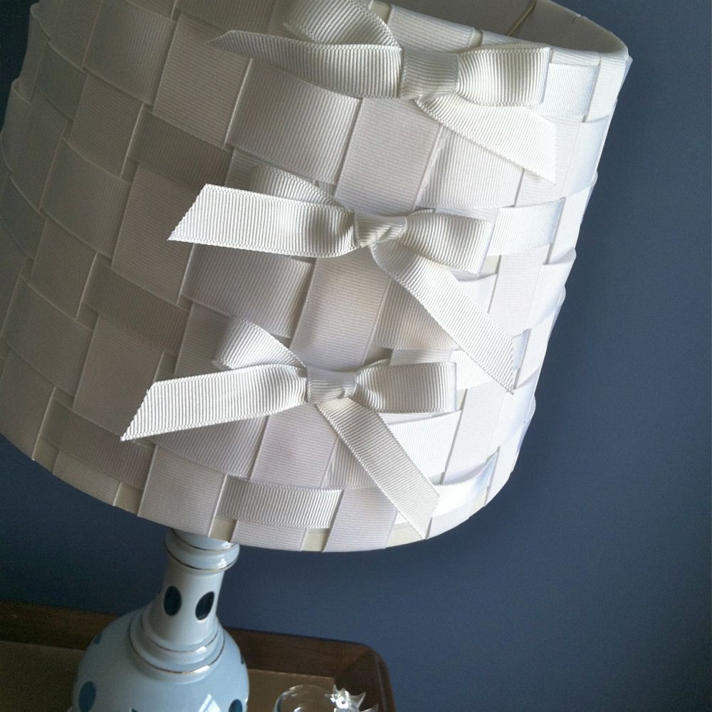 Ribbon lampshade DIY