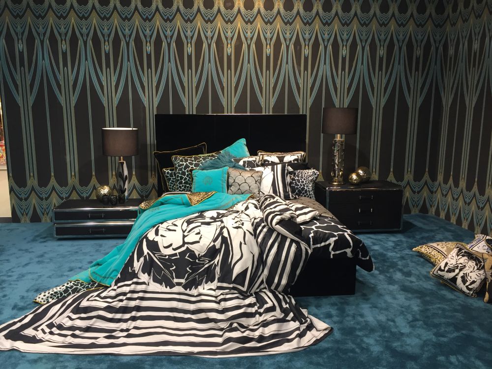 Rich Colors Teenage Bedroom Design Theme