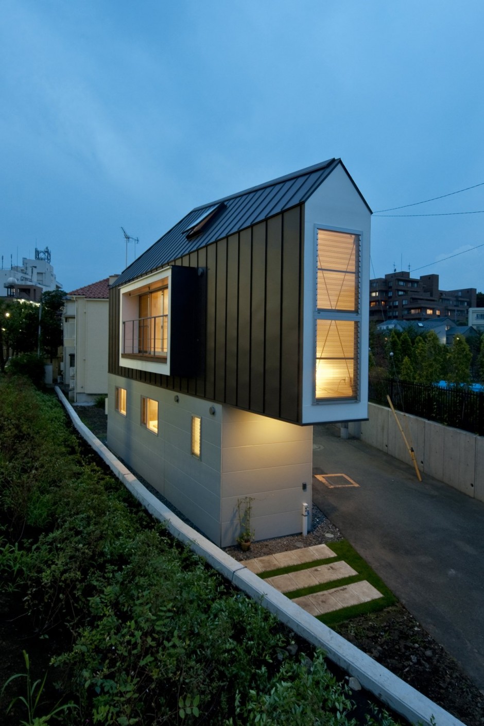 River Side House in Horinouchi