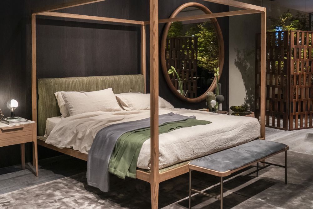 a different way to decorate your bedroom is to choose a canopy bed