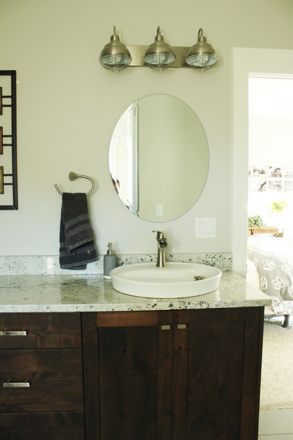 Round mirror for the master bathroom