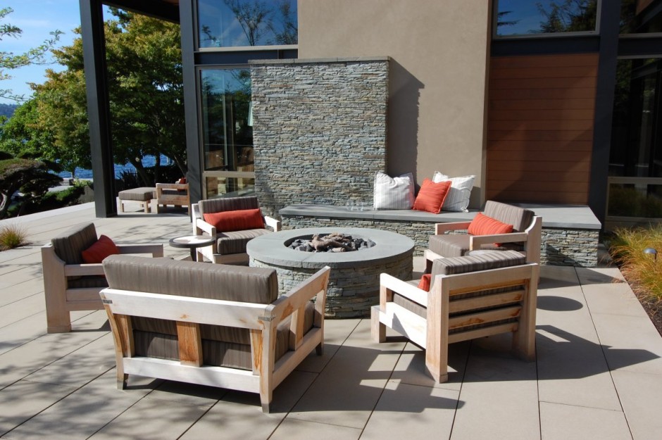 Round patio fire pit design