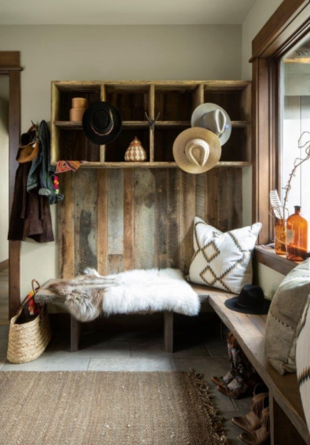 Rustic Entryway Mudroom Design Ideas