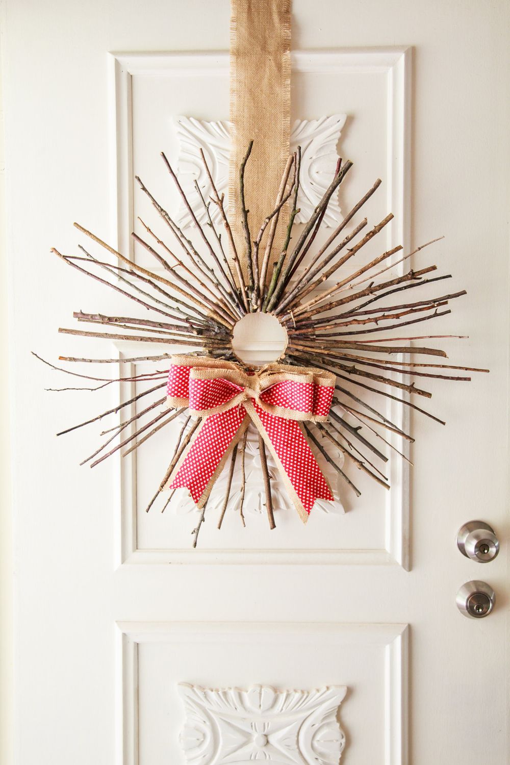 Rustic Sunburst Christmas Wreath 1