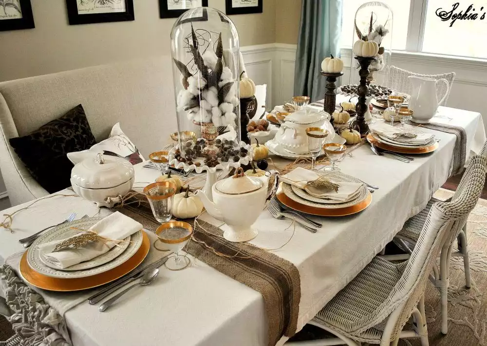 Rustic and traditional Thanksgiving Table decor