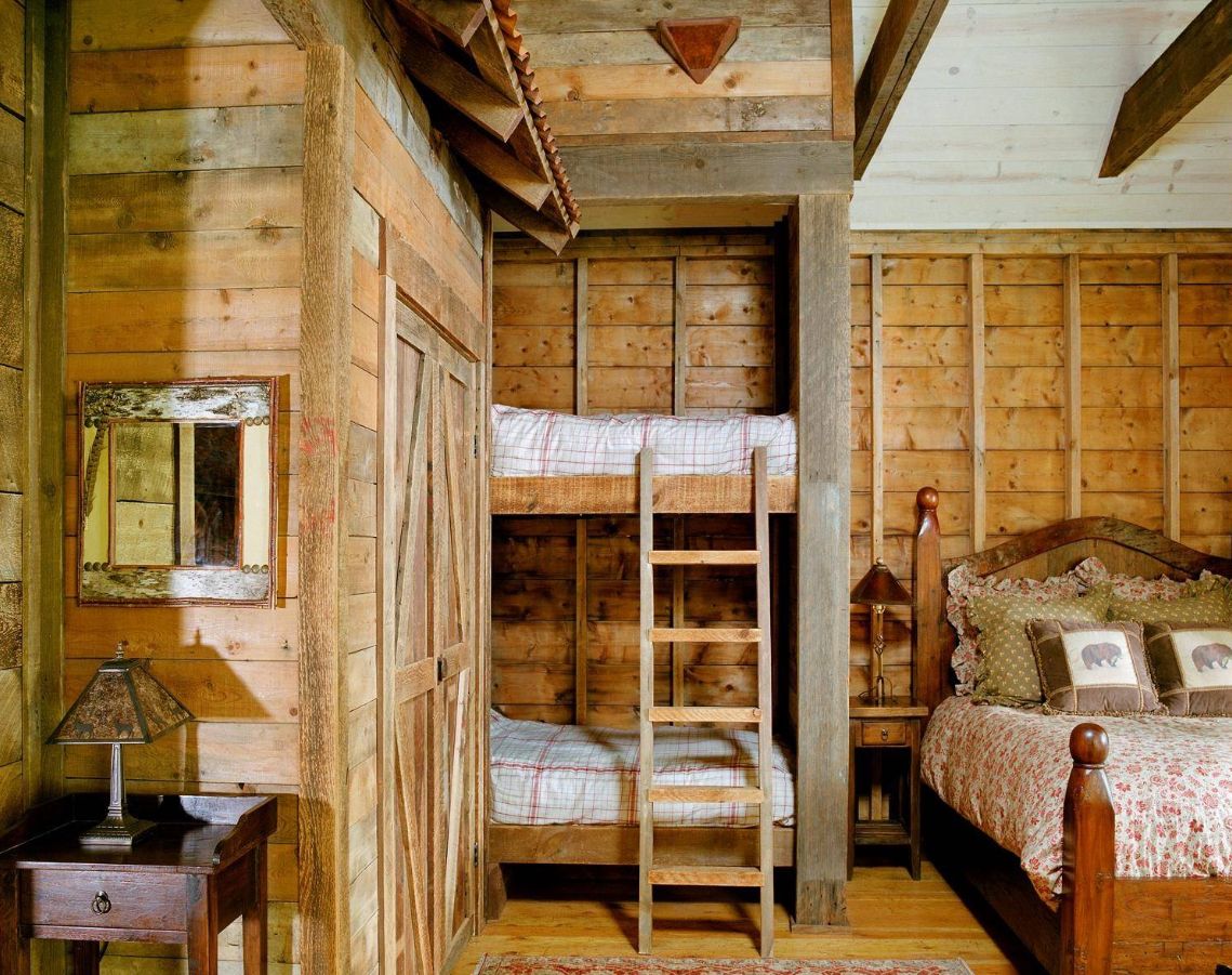 Rustic built in bunk beds