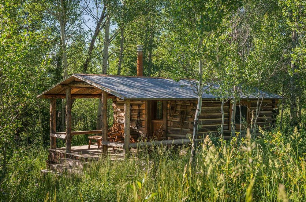 Rustic mountain residence in in Teton Valley Wyoming guest house