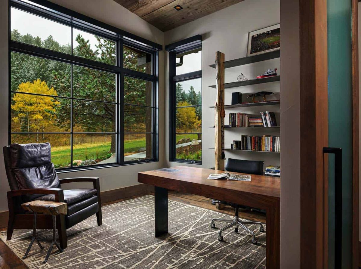 Rustic ranch in Colorado desk office area