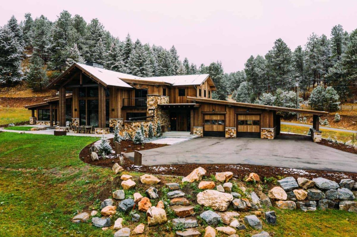 Rustic ranch in Colorado landscape design