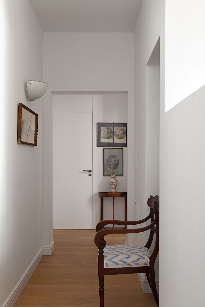 The hallway has a traditional vibe.