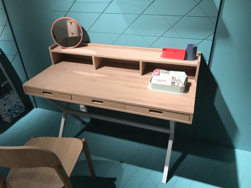 Secretary Desk Design from Harto at IMM