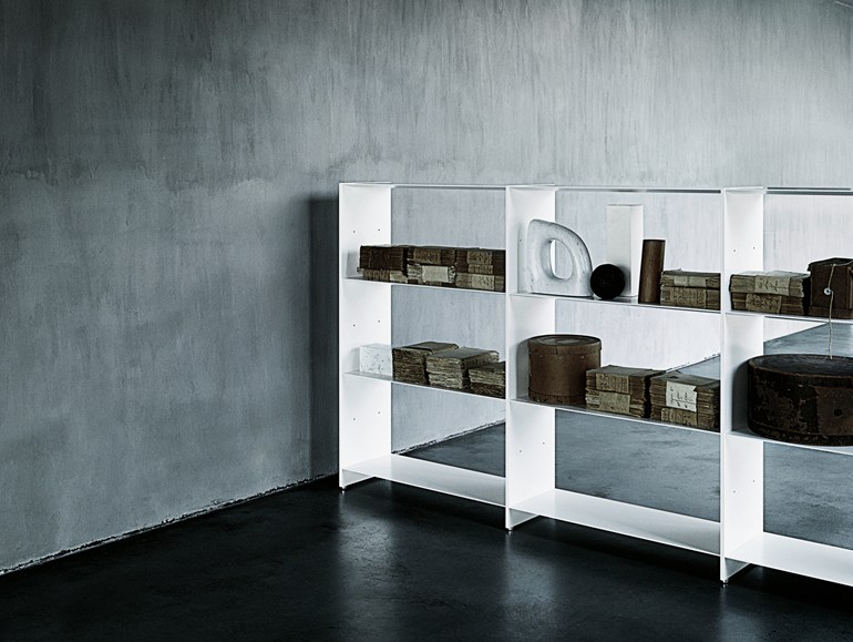 Sectional extruded aluminium shelving unit