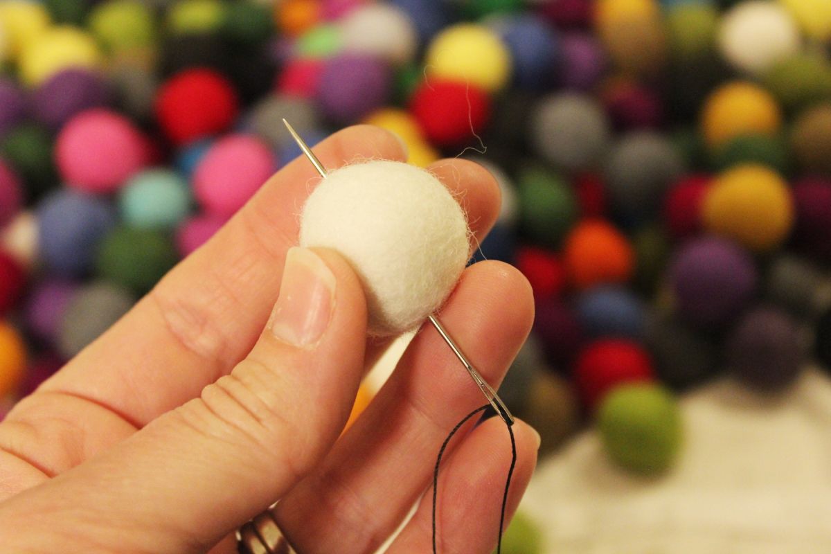 Selecting felt balls at random