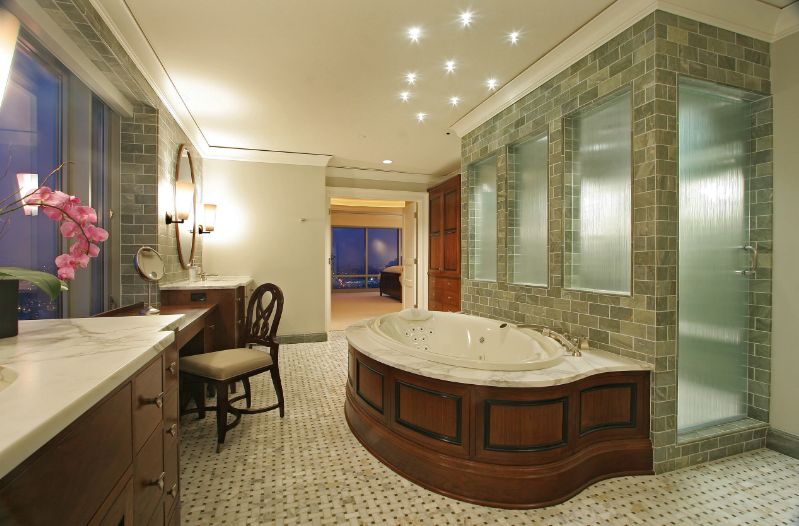 Semi private cabin shower with rain glass