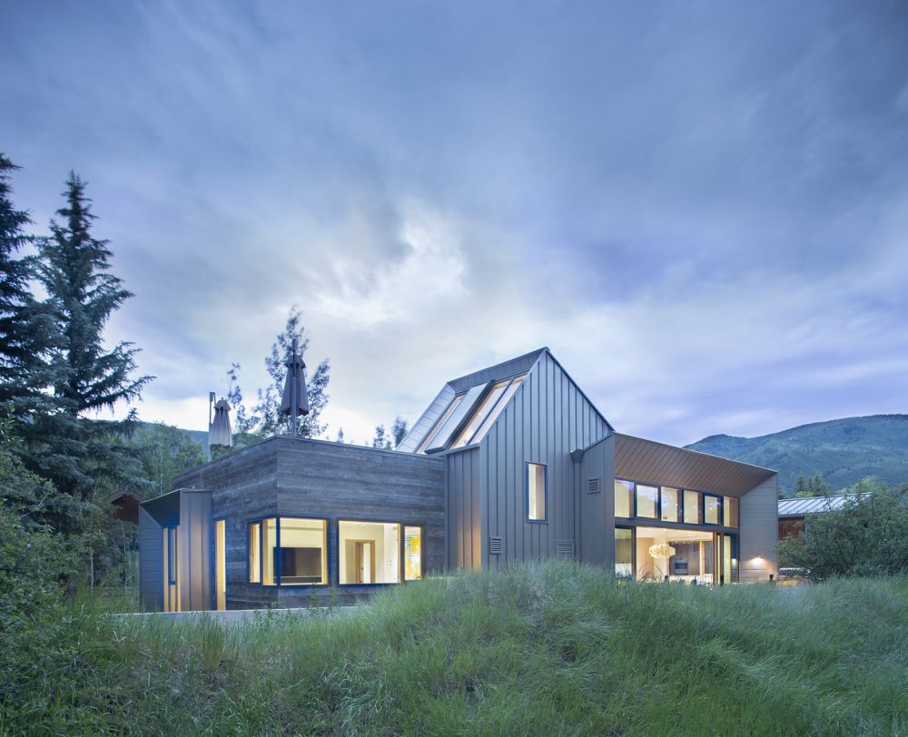 Shadow Mountain House by RowlandBroughton Architecture