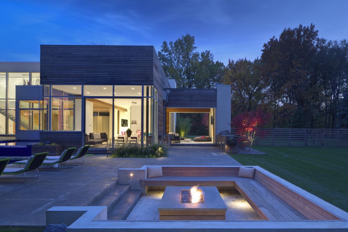 Shaker Heights House Sunken Fire pit Seating