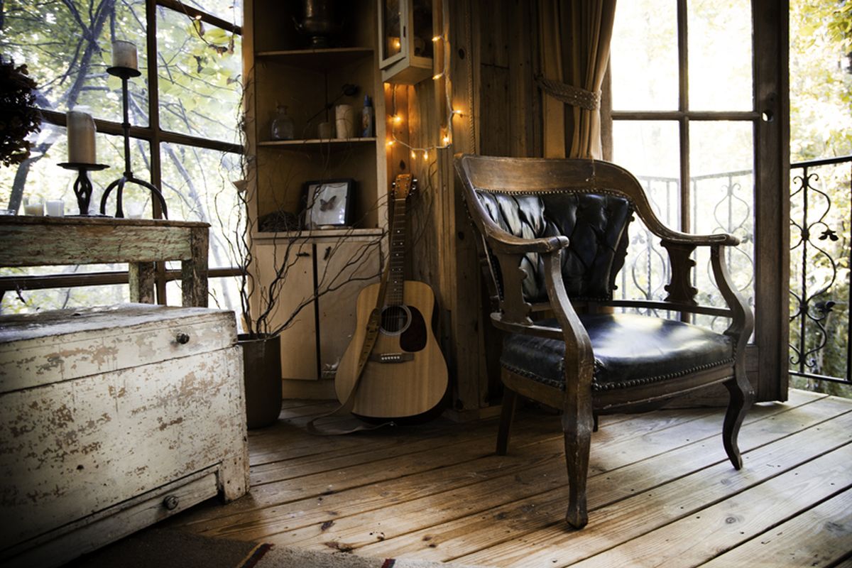 She Shed Reading Corner