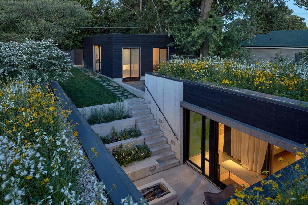 Shelton Marshall Residence with green roof