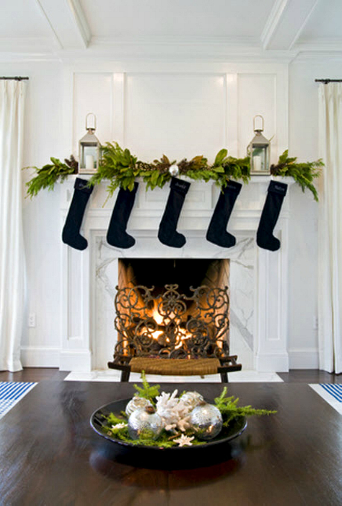 Simple christmas mantel