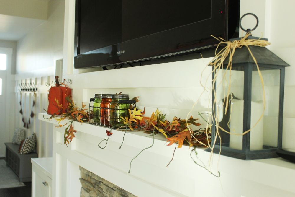 Simple, low-profile mantel décor