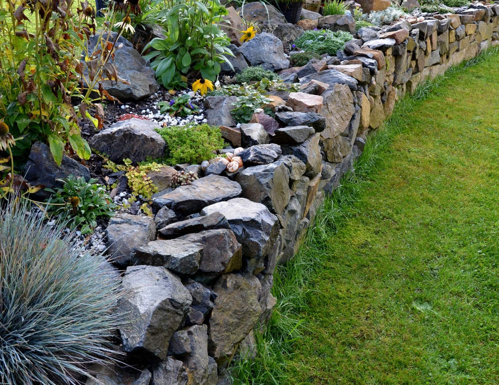 Simple retaining wall