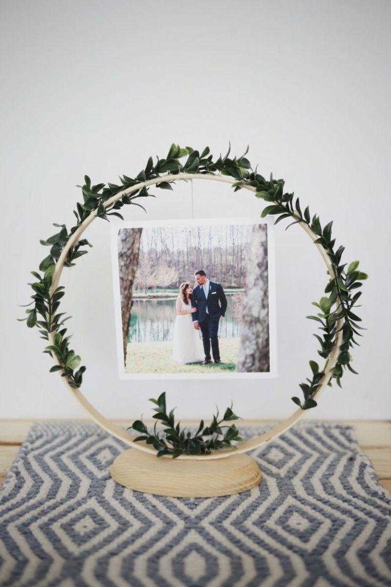 Simple table wreath floral