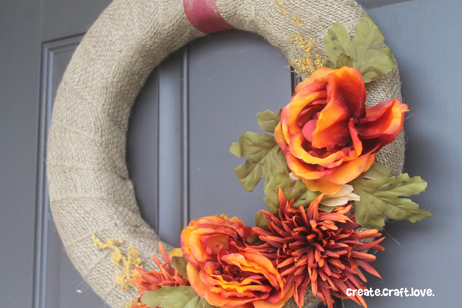 37. Smooth Simple Burlap Wreath for Fall